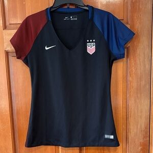 Nike Women's 2016 USA UWNT Soccer jersey L